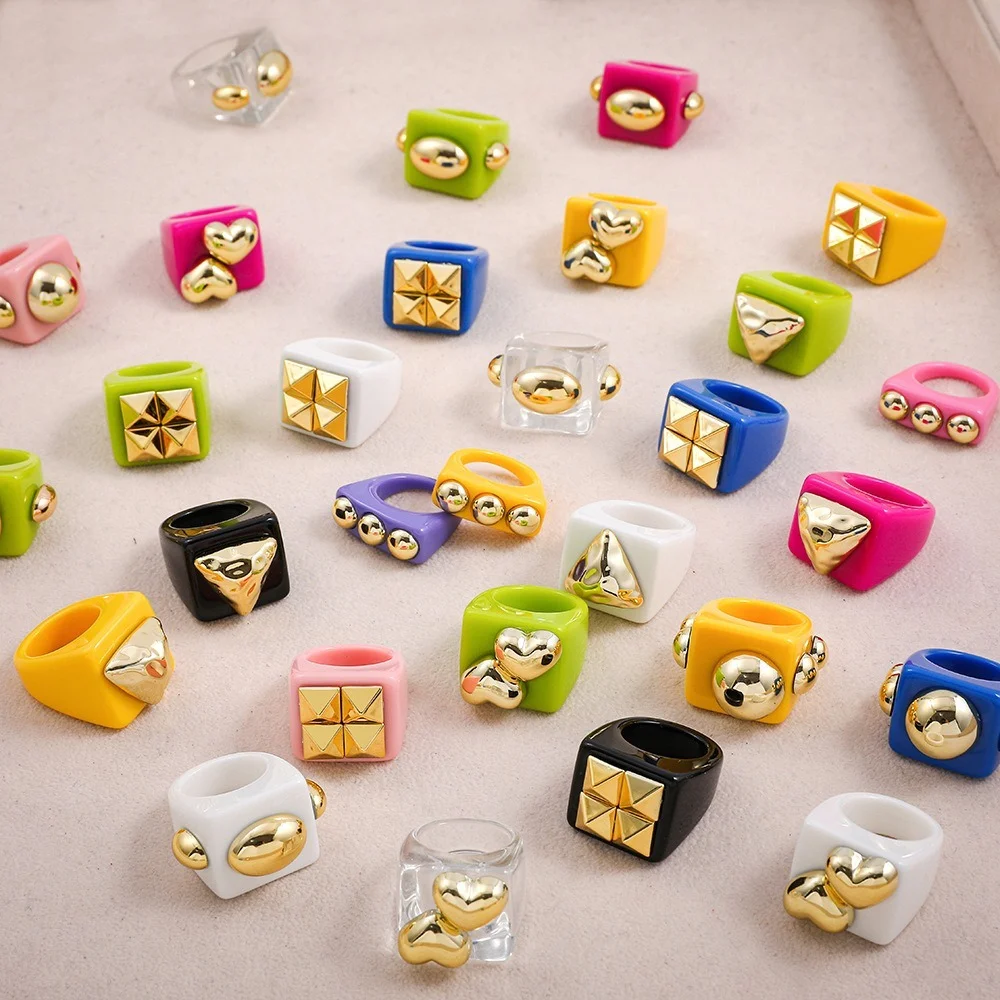 

U-Magical Minimalist Multicolor Geometric Heart Triangle Circle Resin Ring for Women Creative Contrasted Wide Ring Jewelry