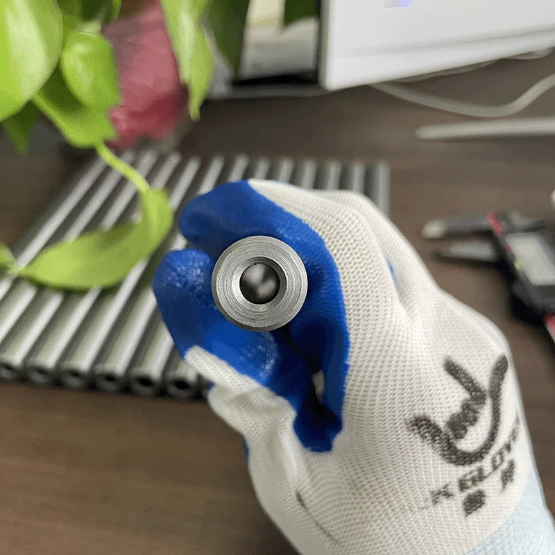 Бесшовная труба 30 мм из гидравлического сплава углеродистой стали для бытовой