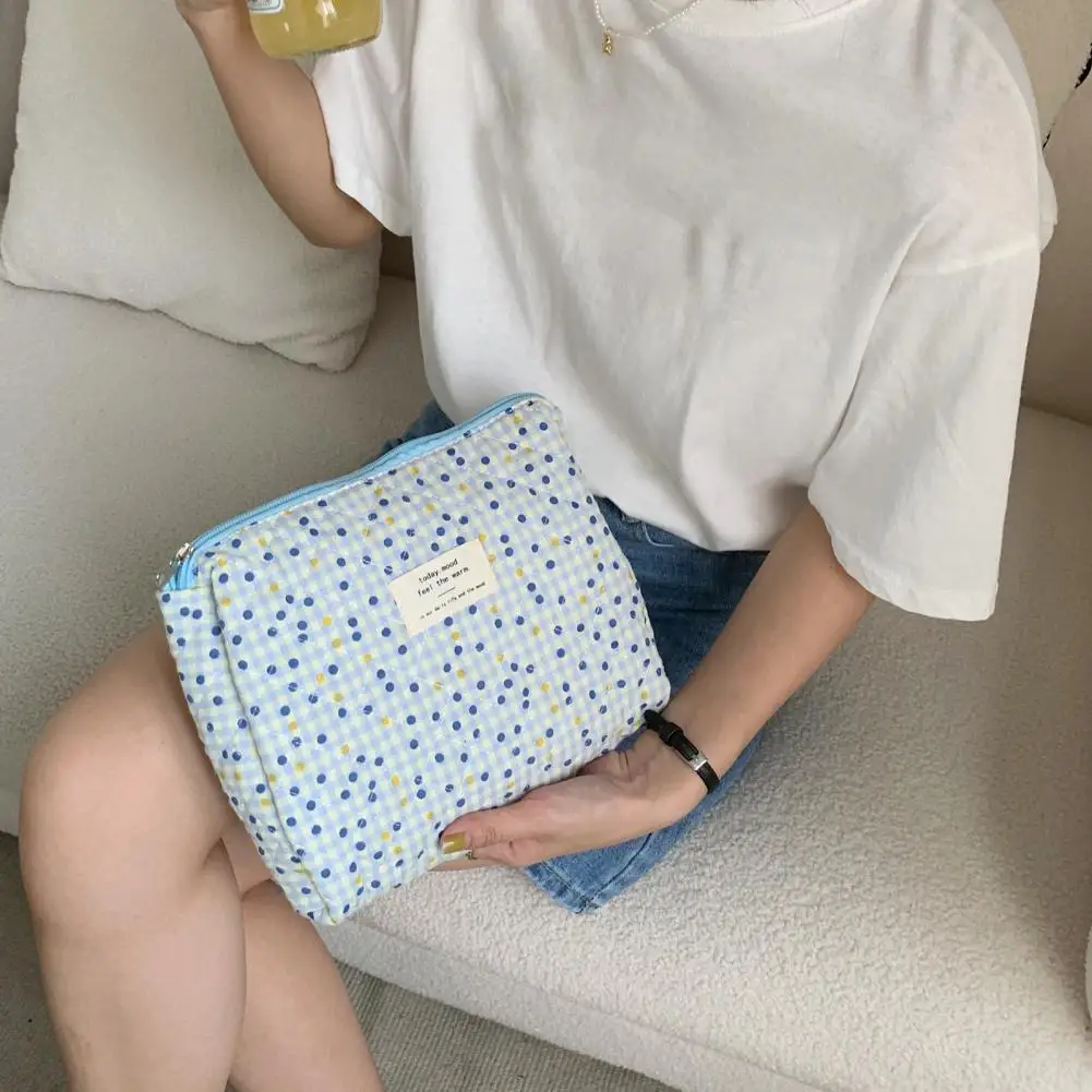 

Портативная помада-карандаш для бровей с цветочным рисунком