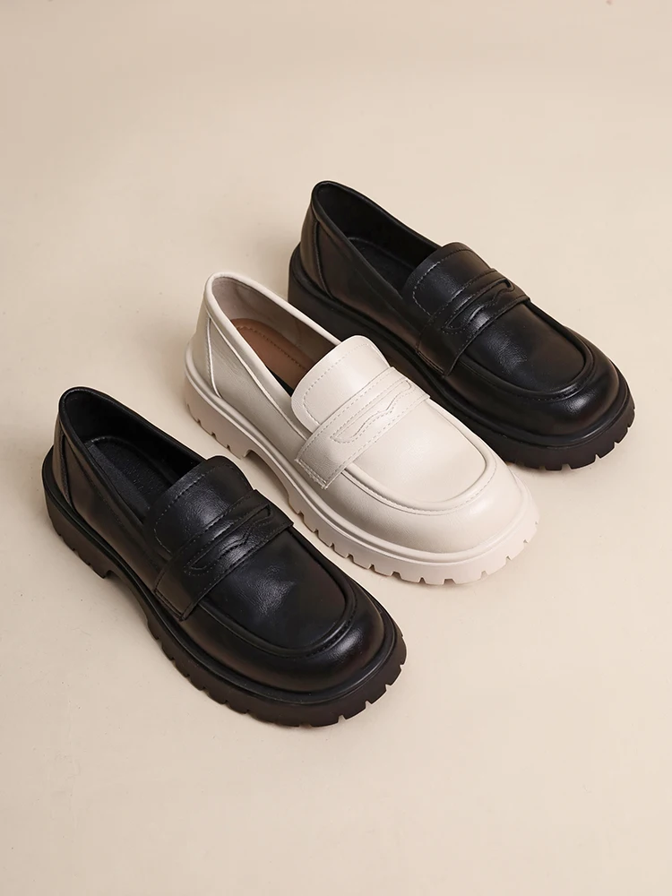 

Женские черные туфли на плоской подошве, повседневные женские кроссовки в британском стиле с мехом без застежек, клоги, платформа, круглый н...