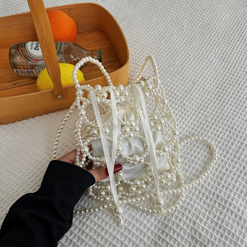 Женская сумка через плечо из жемчуга