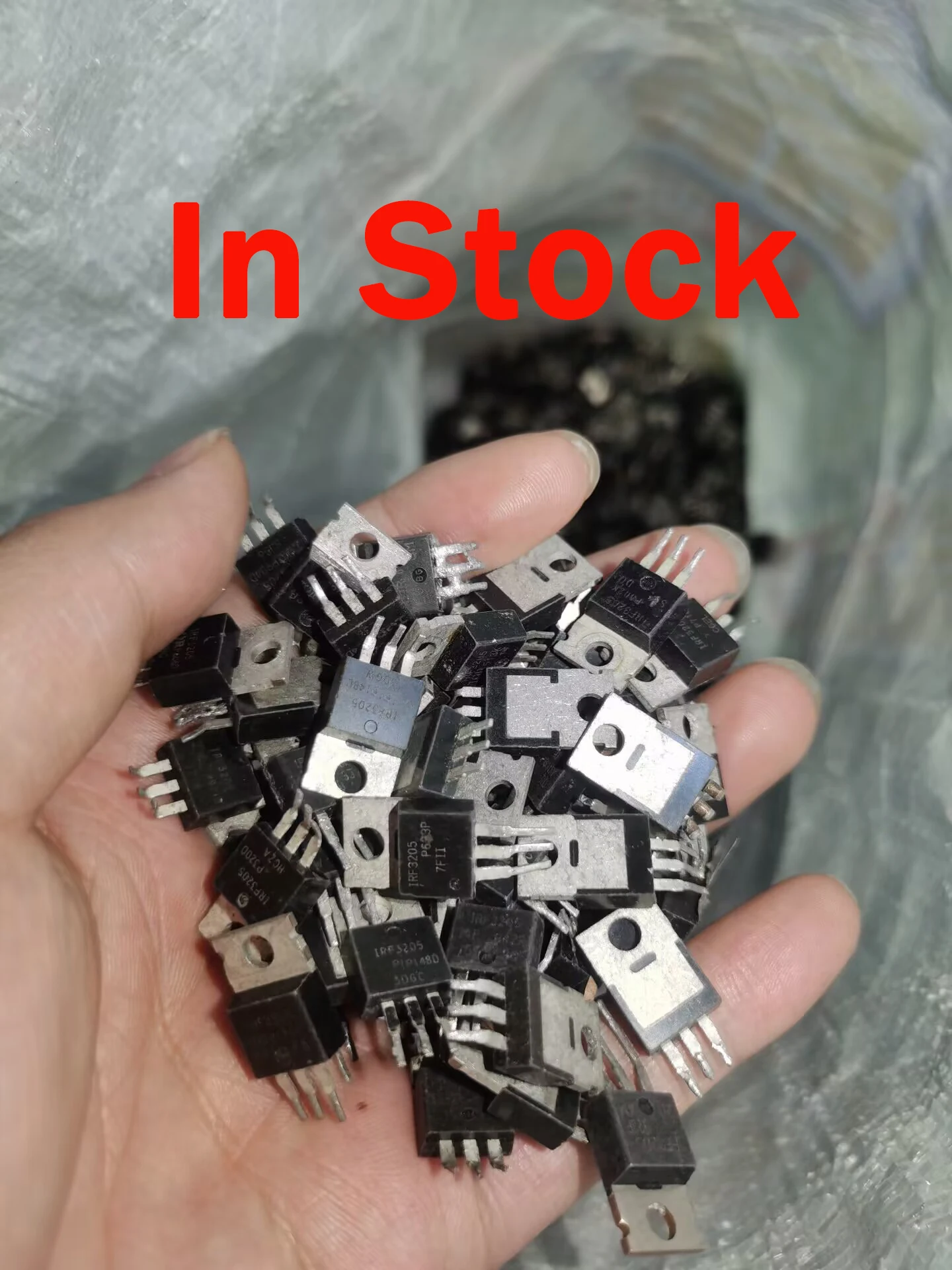 

Используется оригинальный IRF3205 HRF3205 IRF3205PBF MOSFET N-CH 55V 100A TO220 50 шт/УП.