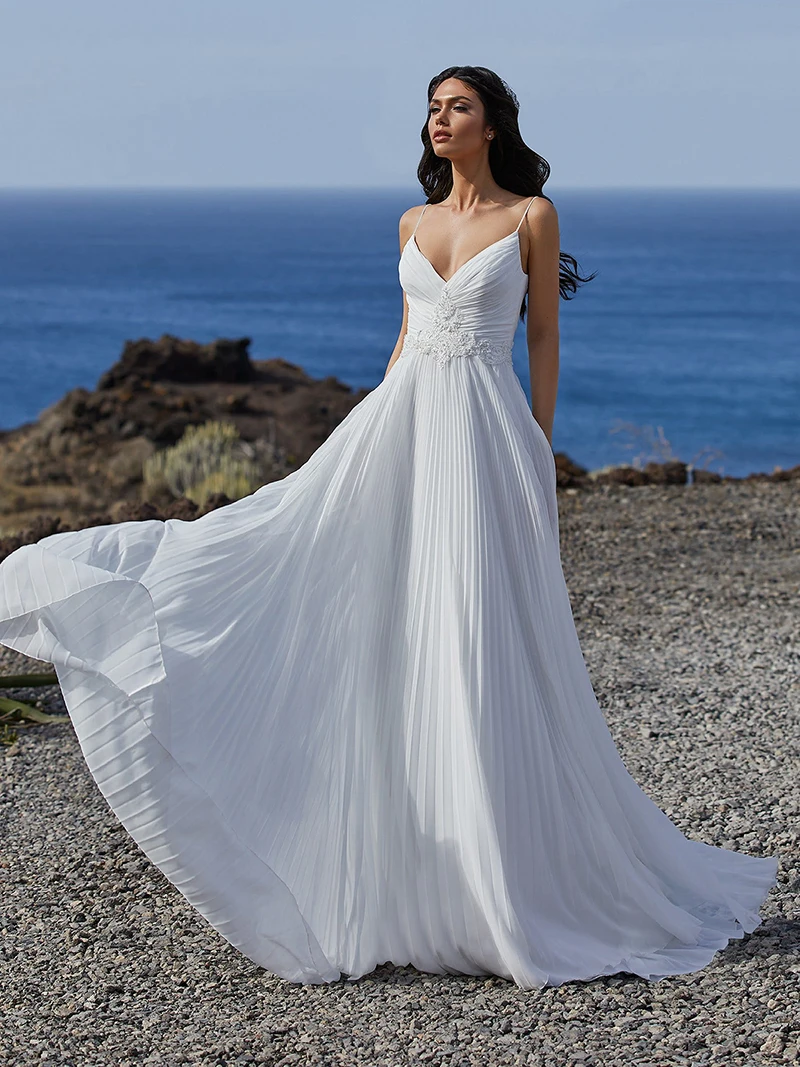 Купи Monica Boho Wedding Dress Spaghetti Straps Backless Chiffon Beach Wedding Gowns Bride Dress Plus Size Sweep Train Robe De Mariee за 6,189 рублей в магазине AliExpress