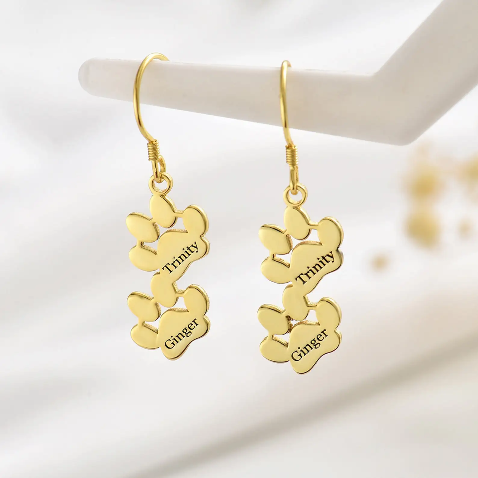 Серьги с именем и принтом лапы на заказ персонализированные серьги в виде