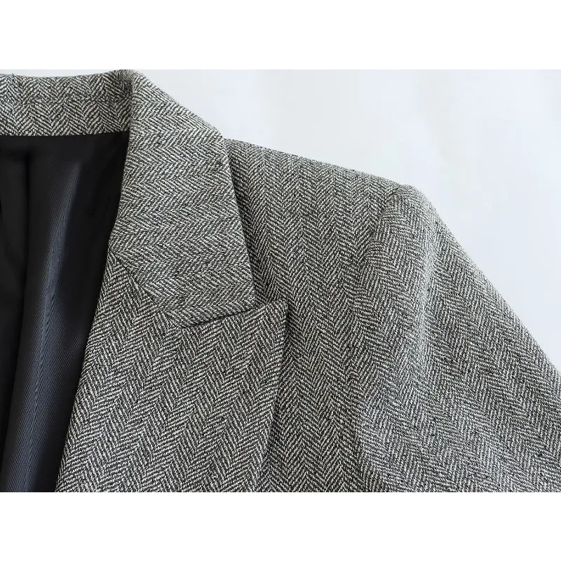 Костюм женский летний из 2 предметов в минималистическом стиле