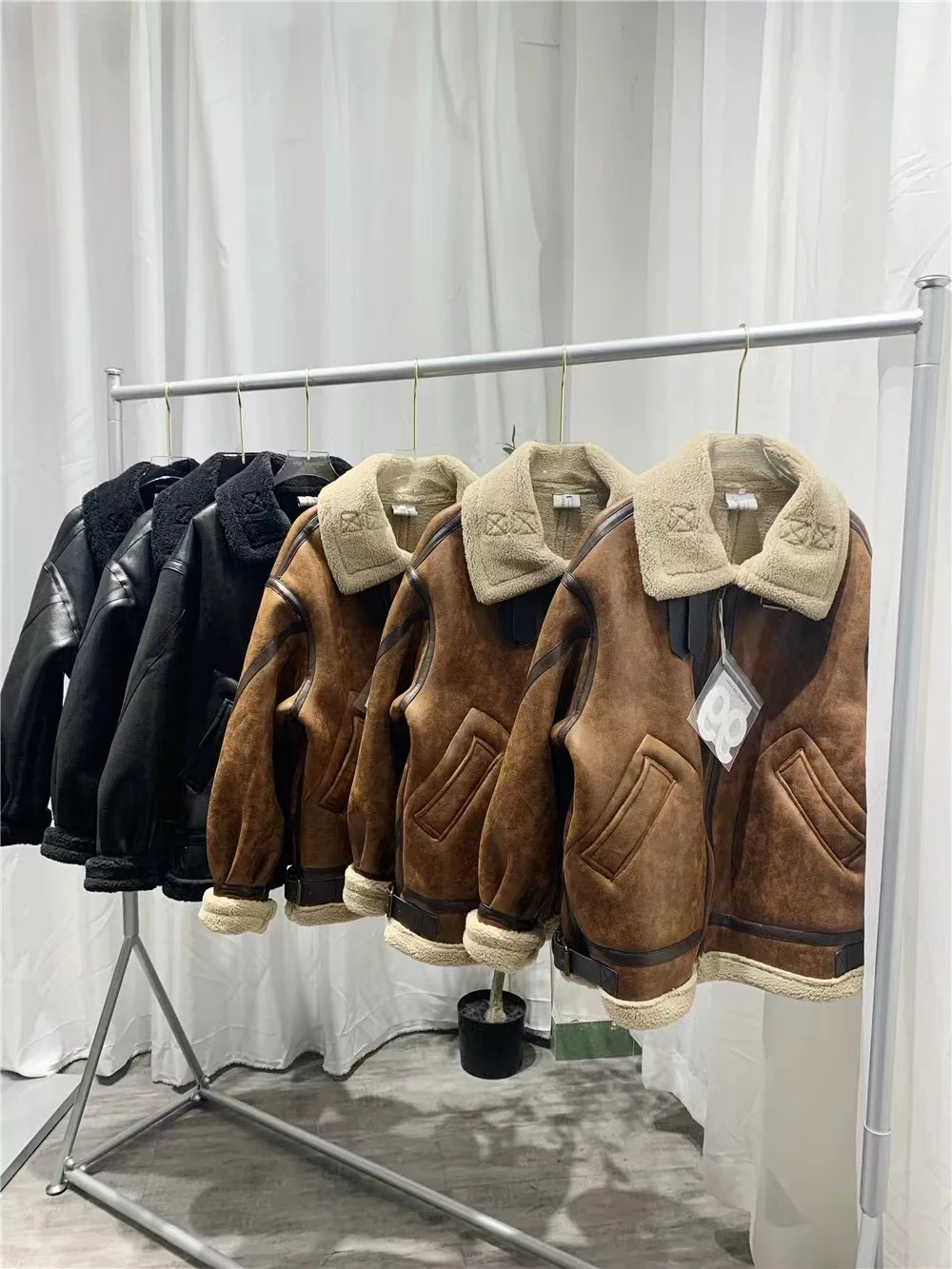 Women Faux Leather Fur Coats Sheep Leather Shearling Thicken Jacket Lady Fashion Long Sleeve Zipped Outerwear Winter Warm Coat