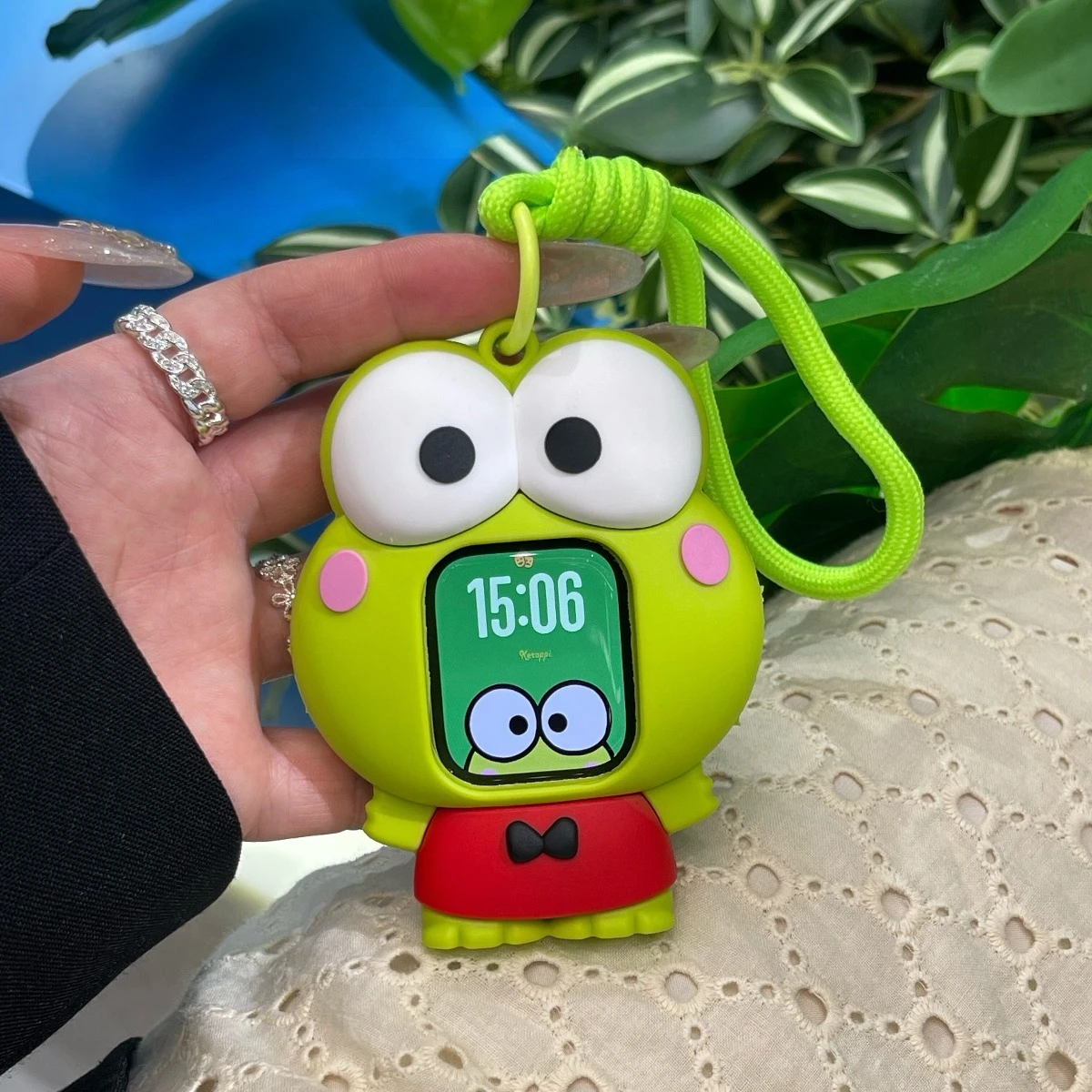 Фото Защитный чехол-ремешок в стиле аниме Sanrio Keroppi для Apple Watch S11, защитный чехол для Iwatchs9-6s10 Generation, мягкий чехол №3