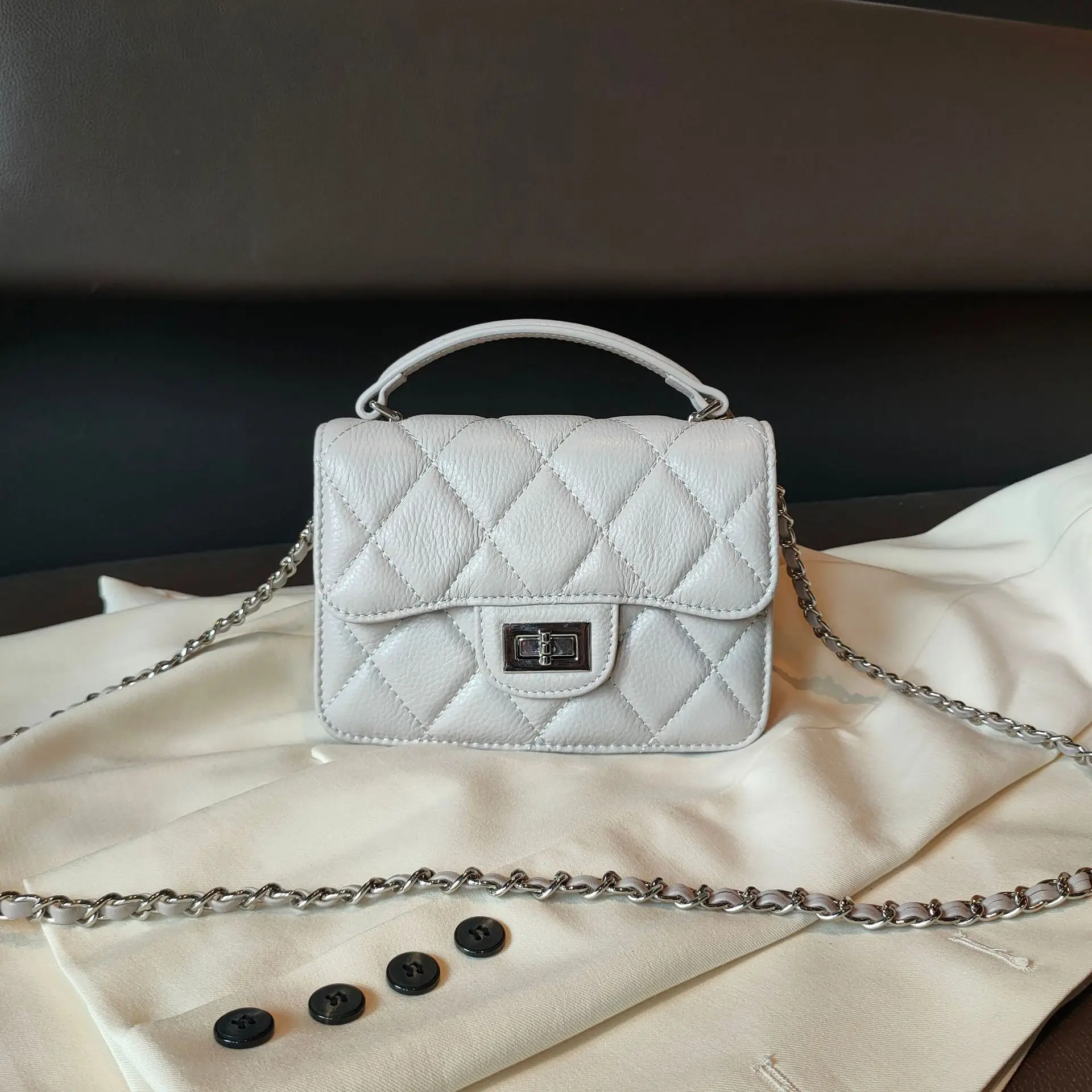 

SALEQI New Lingge Small Fragrance One Shoulder Messenger Bag Soft Leather Small Square Bag Fashion Versatile Mini Chain Bag