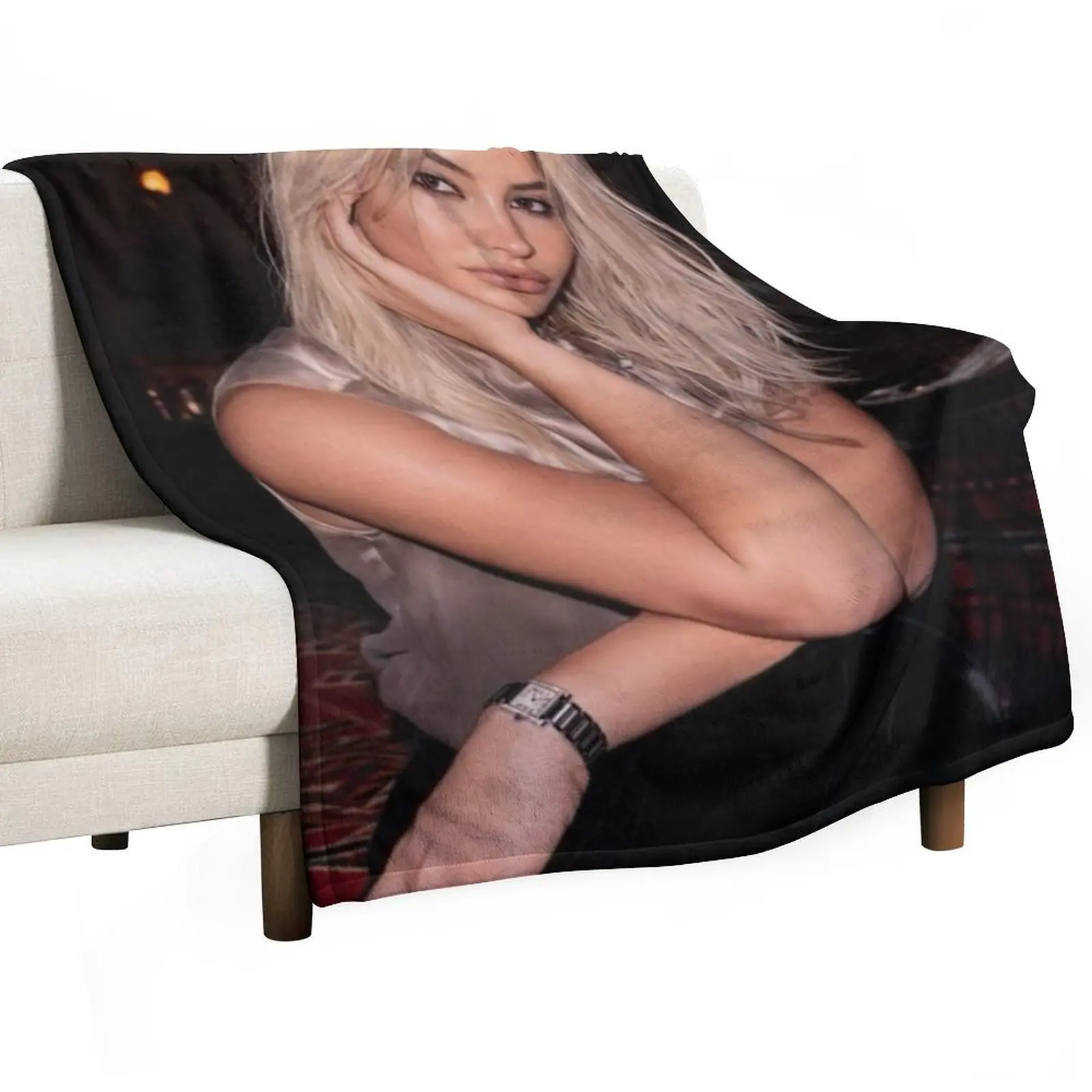 Одеяло Madelyn Cline тонкие одеяла для волос