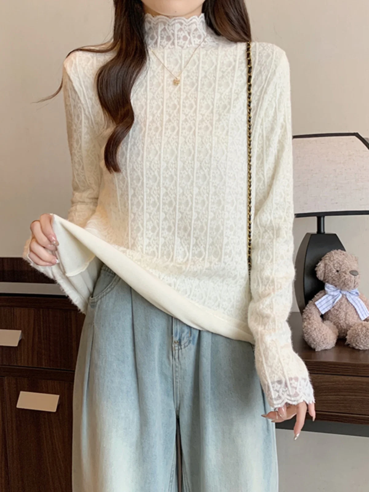 Рубашка больших размеров с кружевным низом и полувысоким воротником