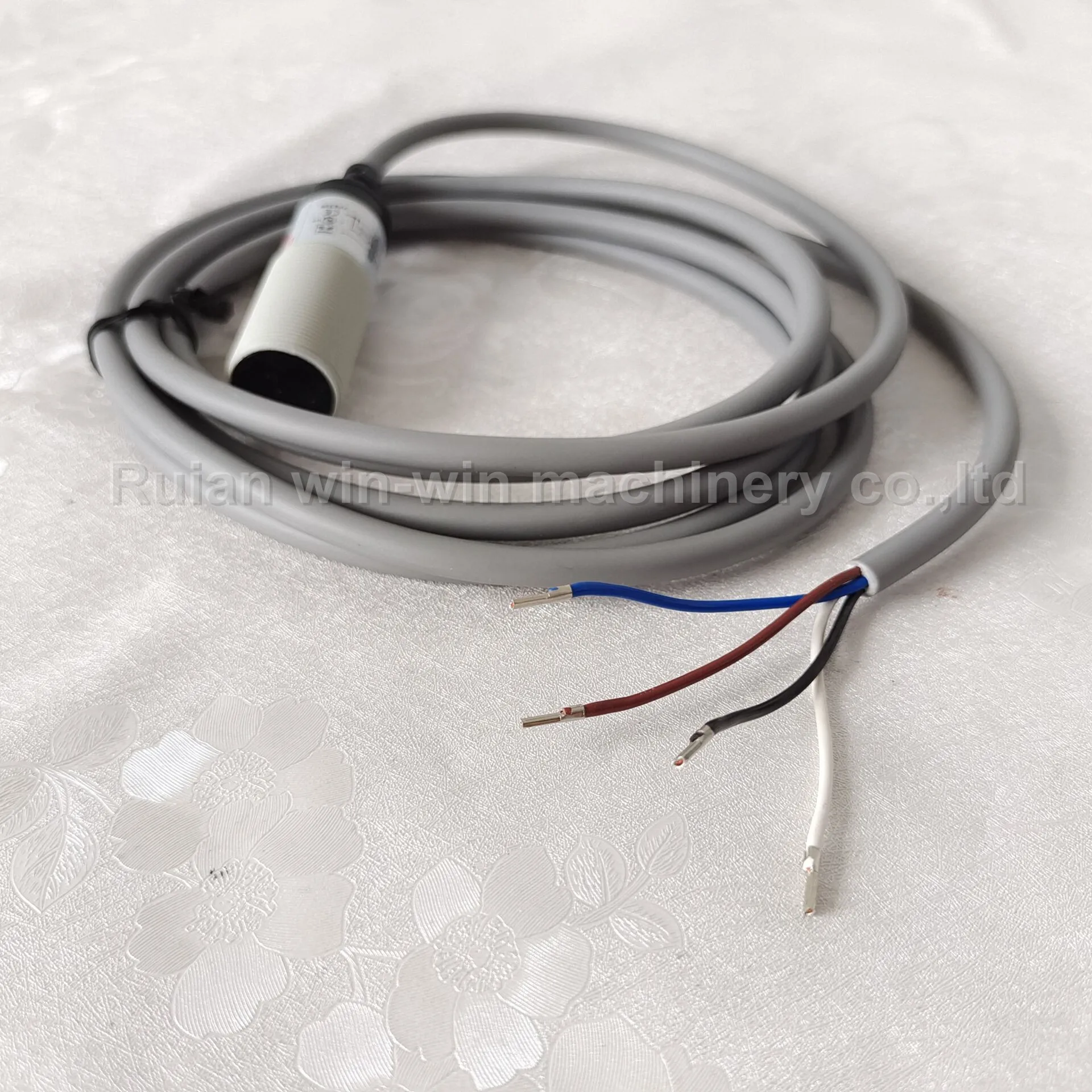 LANBAO PR18S-B Электронный датчик Фотоэлектрический Датчик отслеживания фотоэлемента