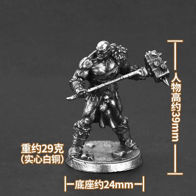 

Миниатюрная медная статуя воина викингов