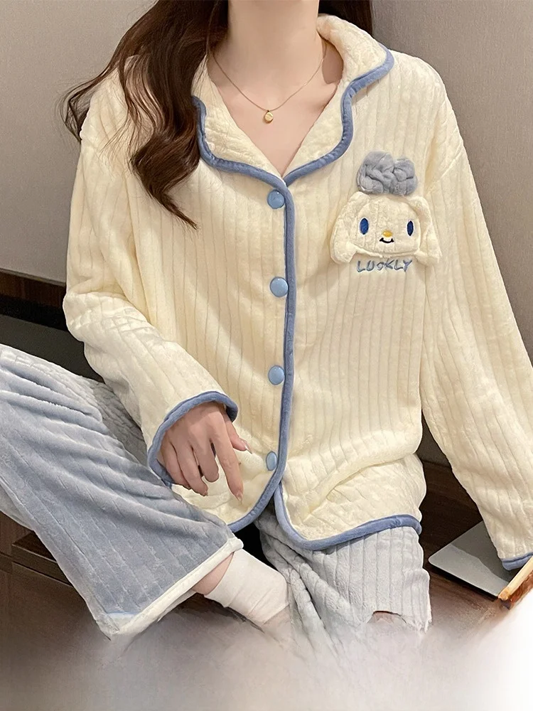 Женские пижамы с героями мультфильмов осенне-зимний утепленный коралловый флис