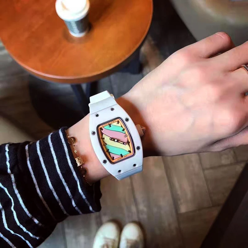 Рисунок 3 - Часы женские керамические с квадратным