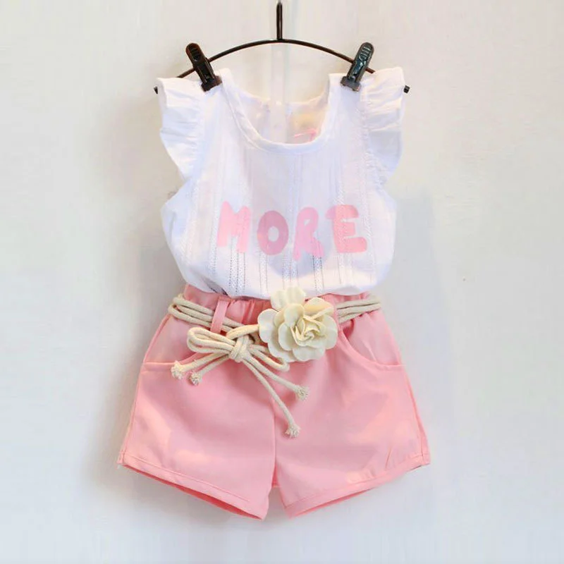 

Children's Clothing Girl Suit New Flying Sleeve Top + Shorts + Flower Belt Princess 3-Piece Summer Letter "More" Casual Fashion