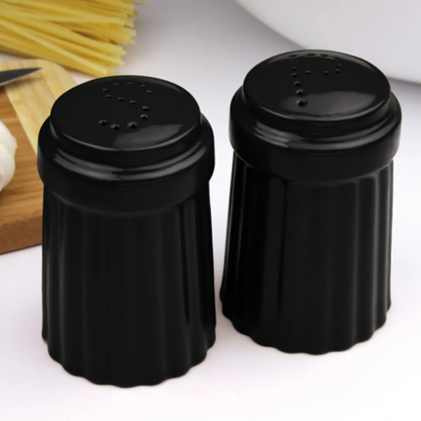 

Simsbury Salt and Pepper Set - Black
