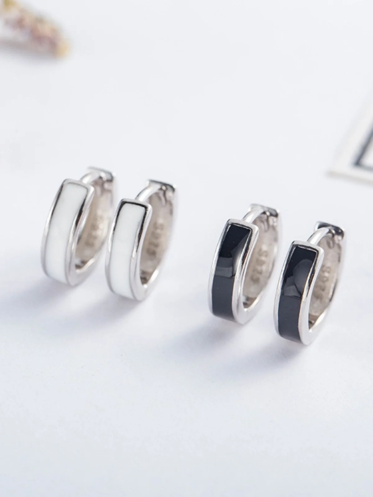Пряжка для ушей из стерлингового серебра S925 крутое красивое черно-белое кольцо