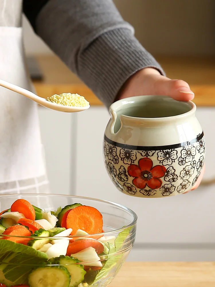 

ceramic Kitchen seasoning box seasoning pot household hand-painted spoon with lid sauce chili oil pot seasoning box oil salt pot