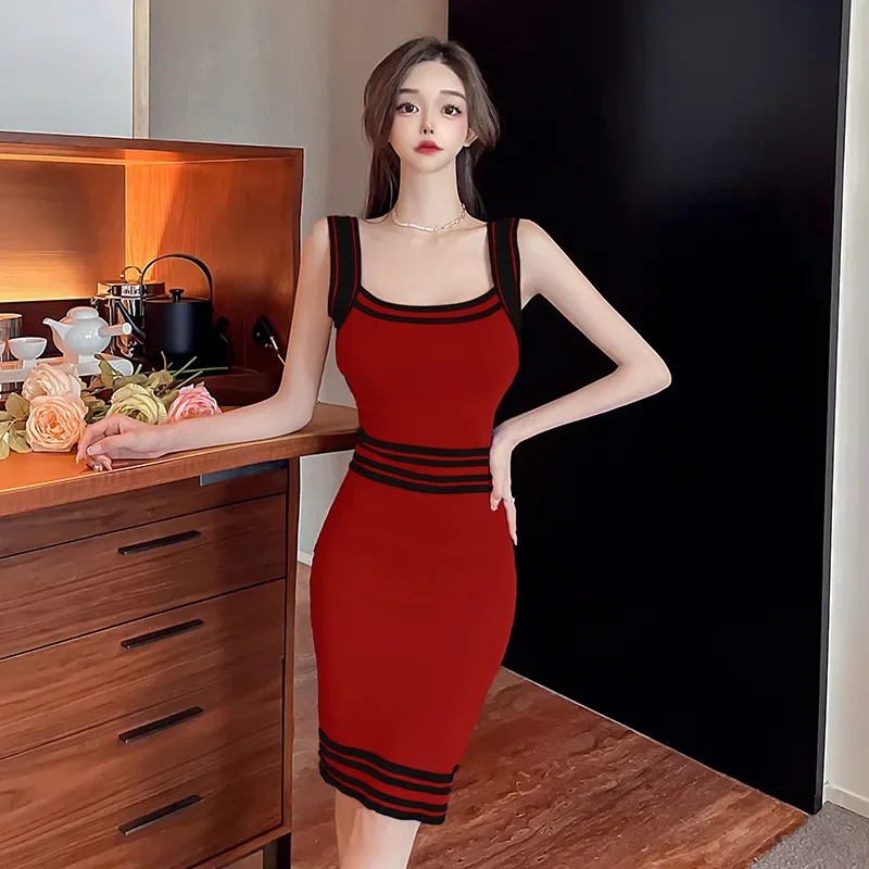 Лето 2023 новое элегантное светское платье в полоску с цветными блоками вязаное