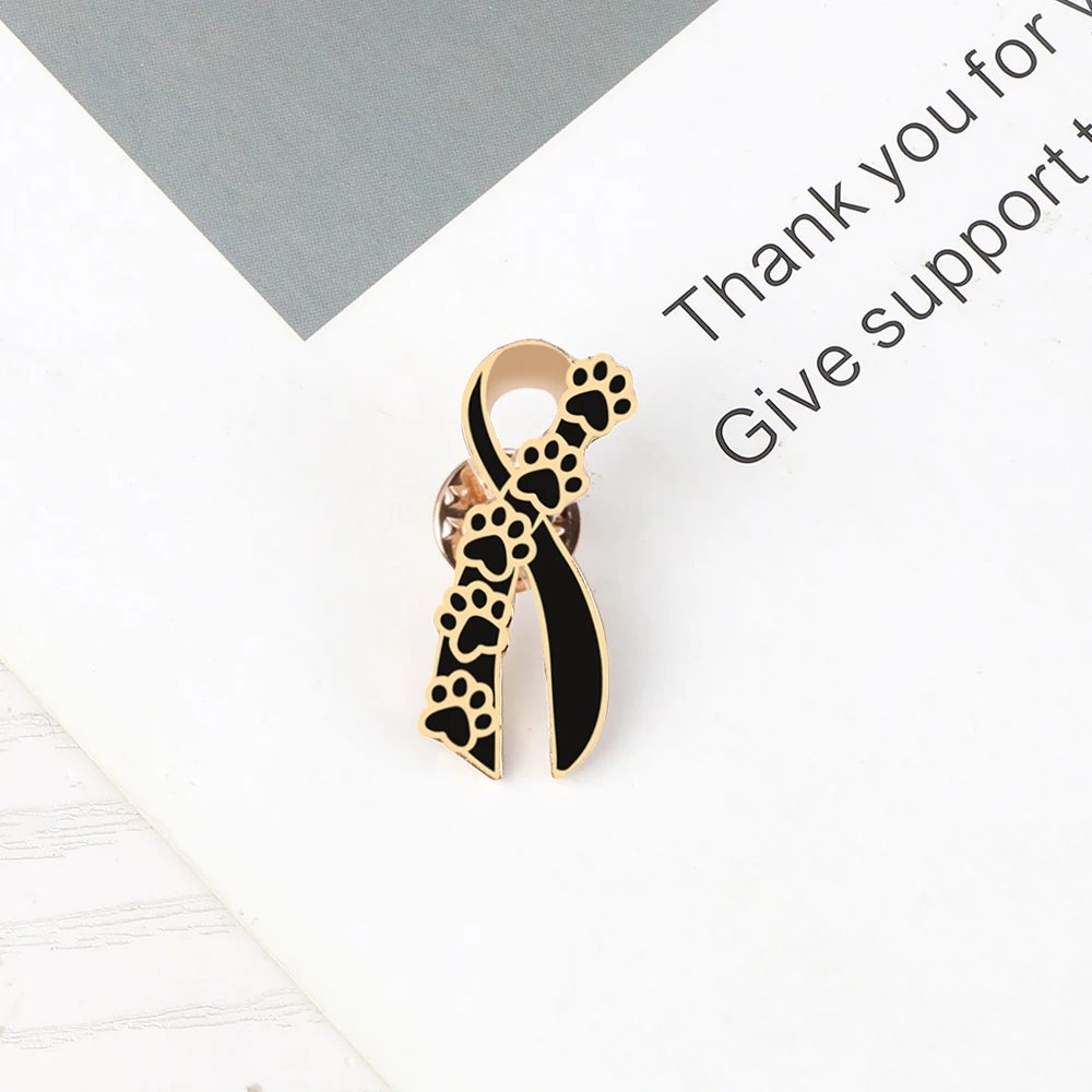 Эмалированные броши в виде собачьей лапы