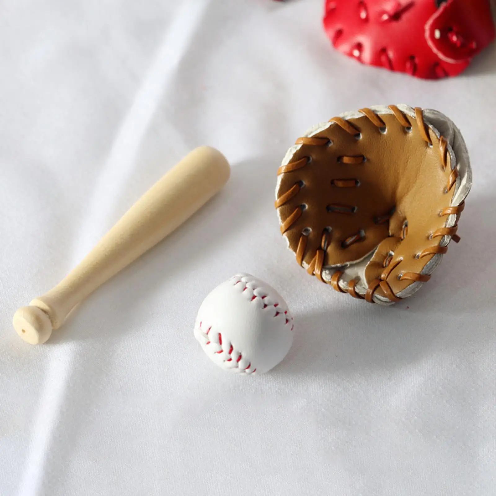 

Realistic Miniature Baseball Set Doll House Accessories Miniature Sports Set