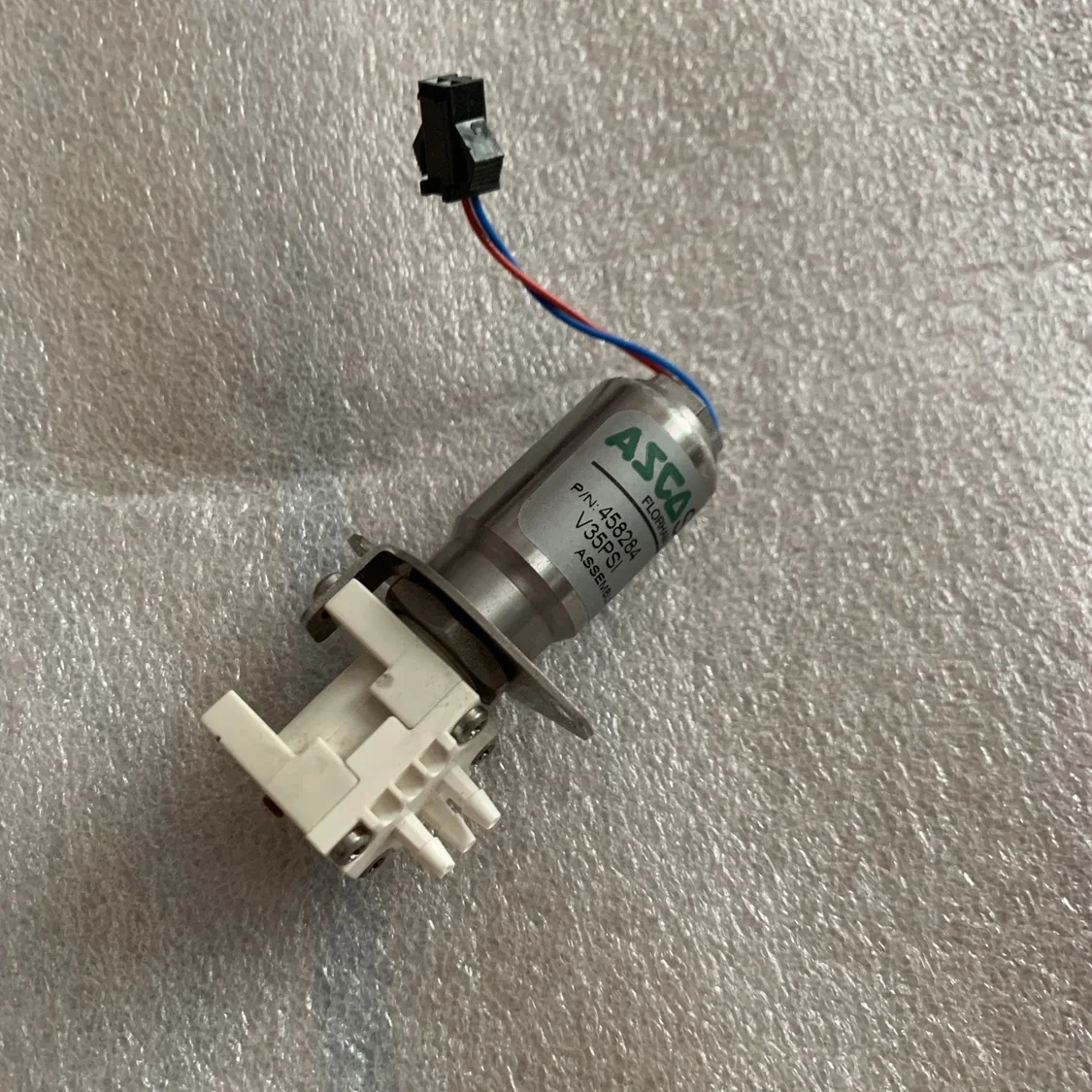 Б/у американский электромагнитный клапан ASCO Micro DC/трехходовой P/N: 458284 V/35PSI 12VDC