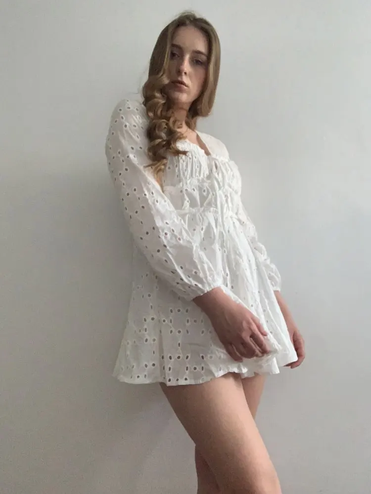 2023 summer new women's white casual all-match elegant V-neck hollow embroidery long-sleeved skirt with waist skirt