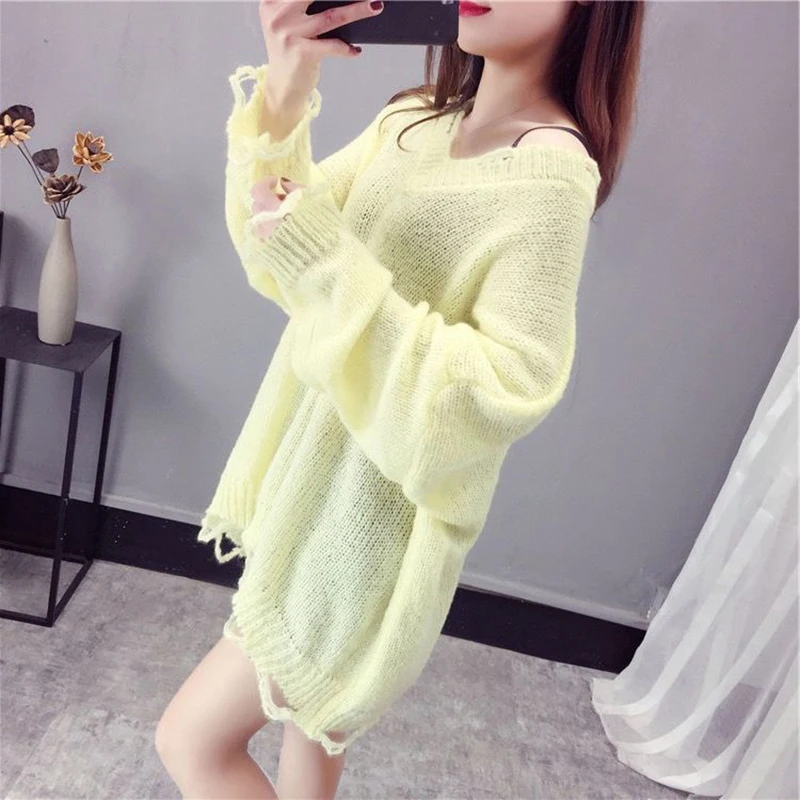 Женский трикотажный свитер с вырезами и V-образным вырезом |