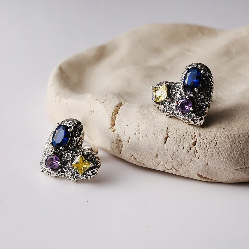 Серьги из серебра 925 пробы с цирконом, в виде сердца