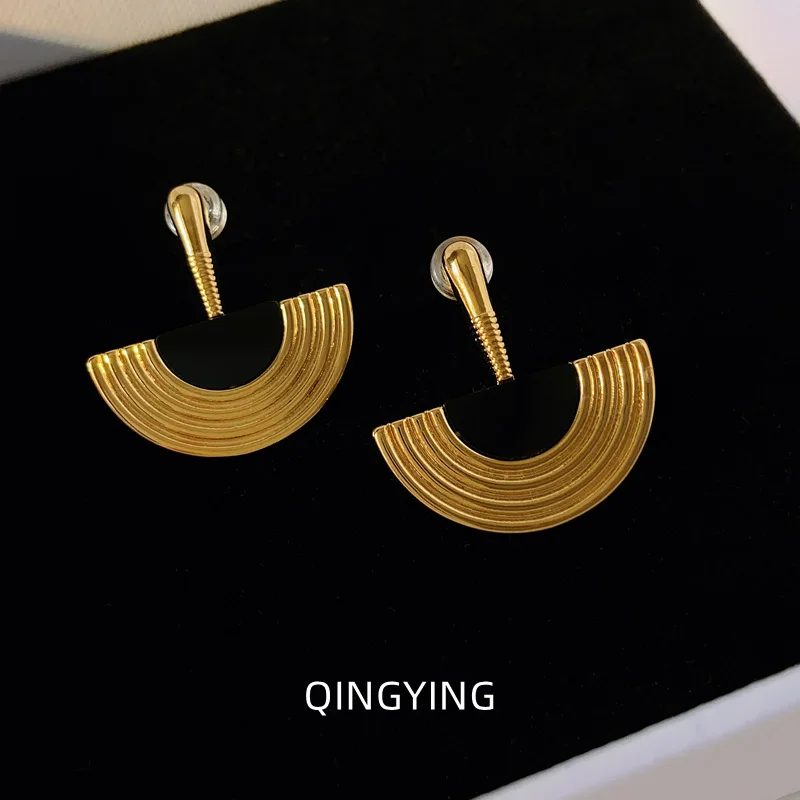 

Vintage scalloped skirt earrings Stylish and sophisticated everything goes with the earrings