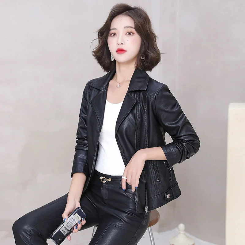 Рисунок 5 - Женская короткая мотоциклетная куртка