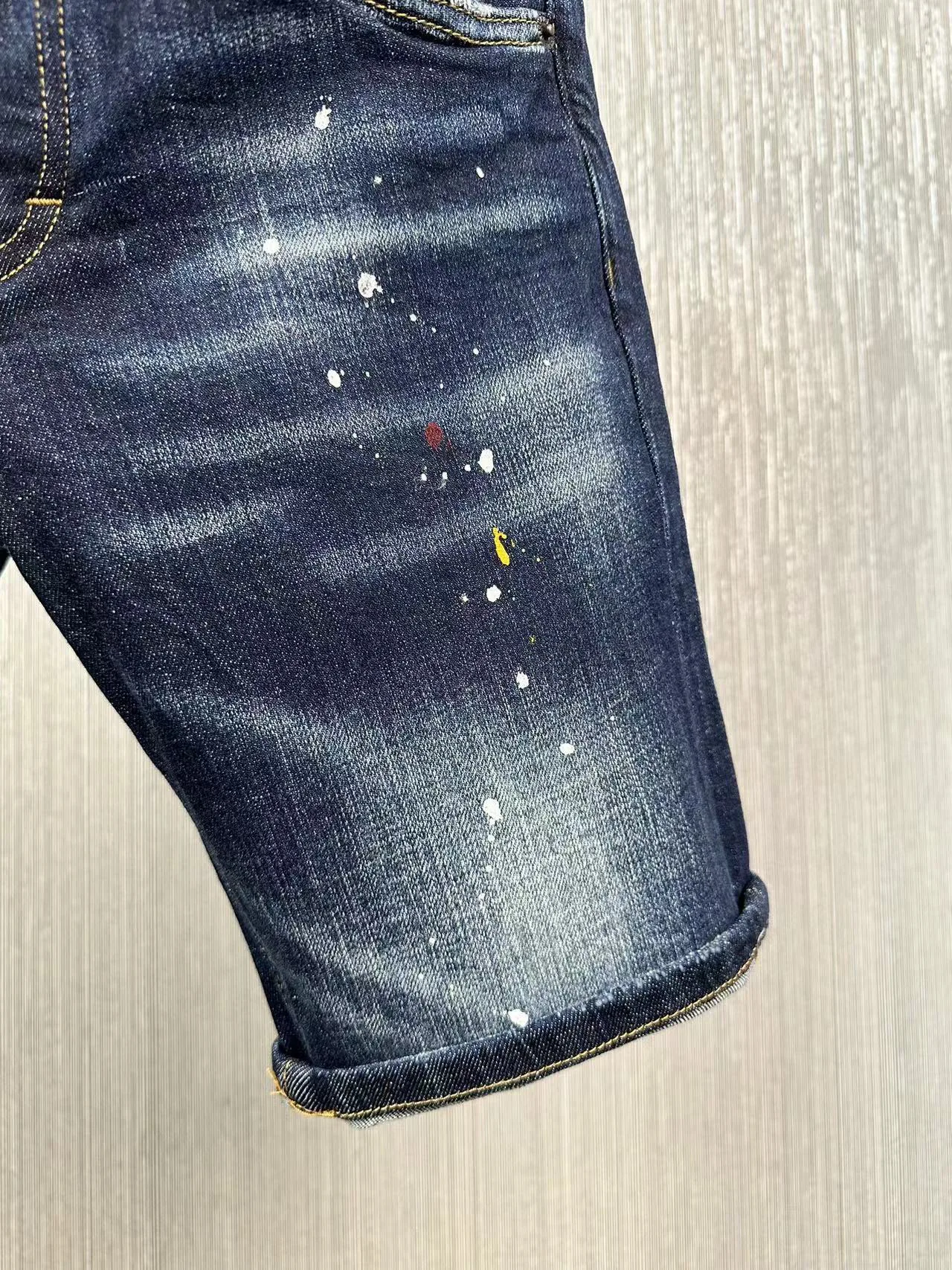 2023 New D2 Jeans Men's Jeans Shorts Fashion Paint Broken Ink Hole Patch Zipper Slim Fit Quarter Shorts