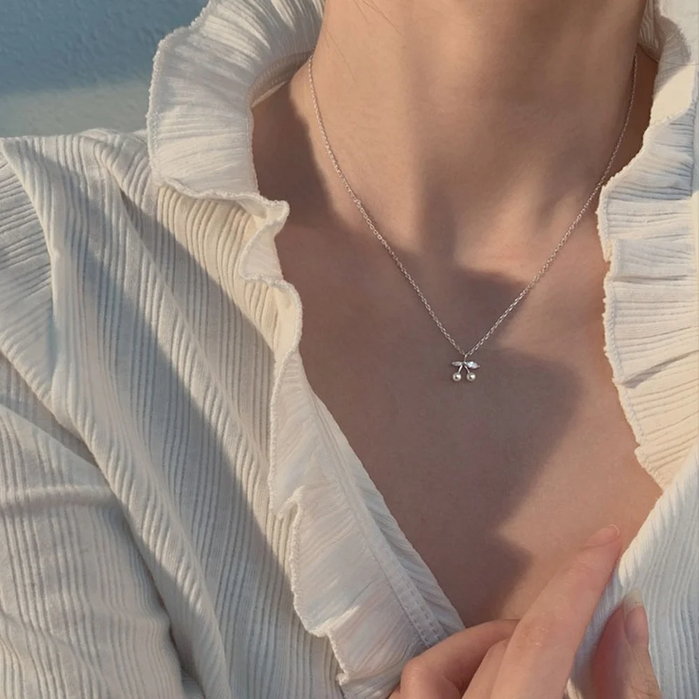 

New Cherry Pearl Necklace for Women Zircon Shell Pendant Clavicle Chain Plant Fruit Female Birthday Party Jewelry