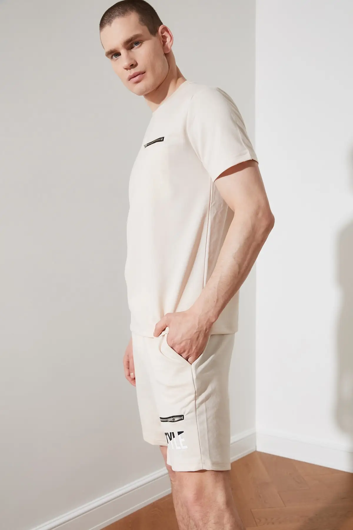 

Trendyol Mens Tracksuit Set TMNSS21EM0075