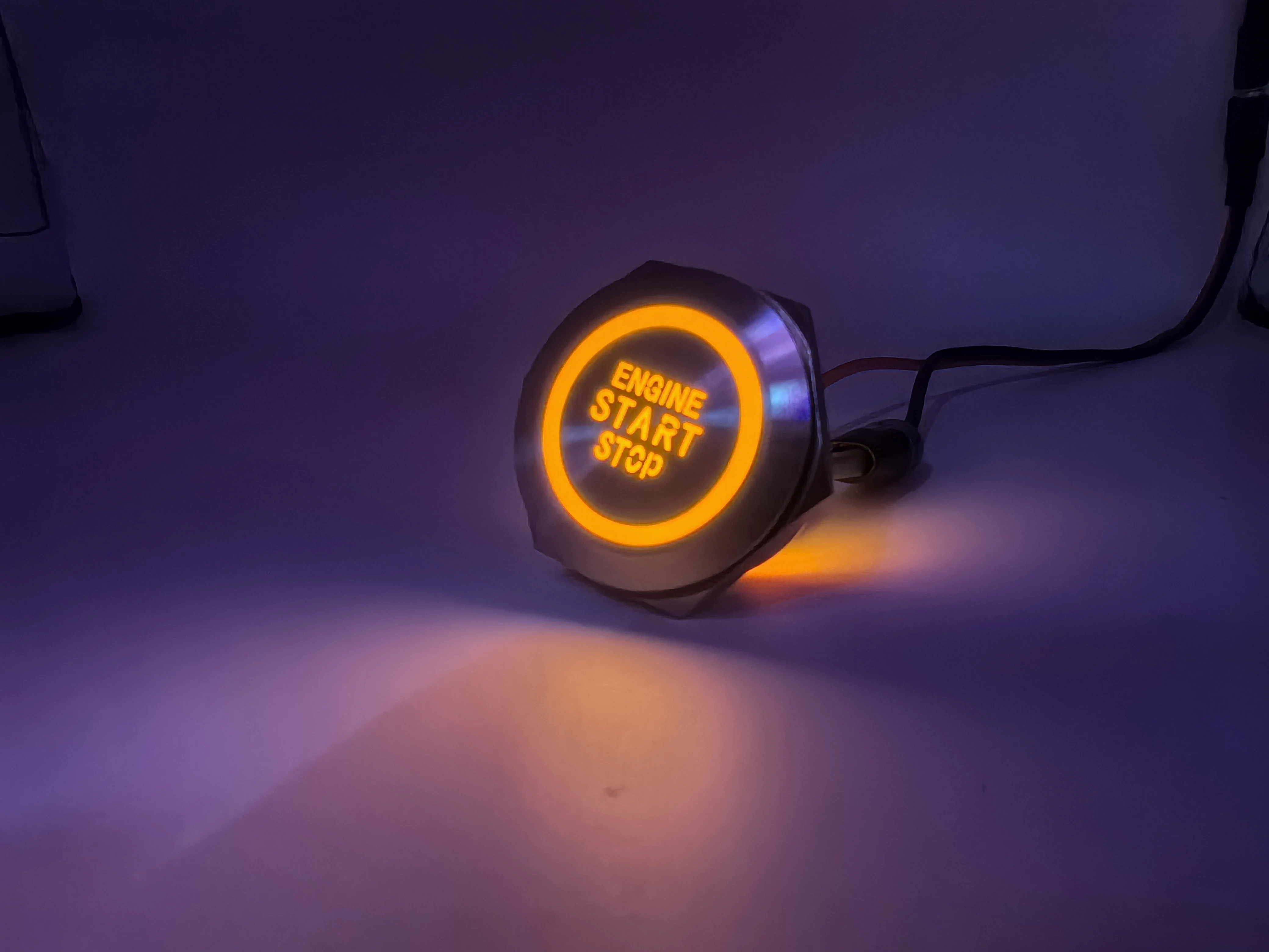 

Металлическая кнопка самосброса 12-24В 5А светлый фиолетовый