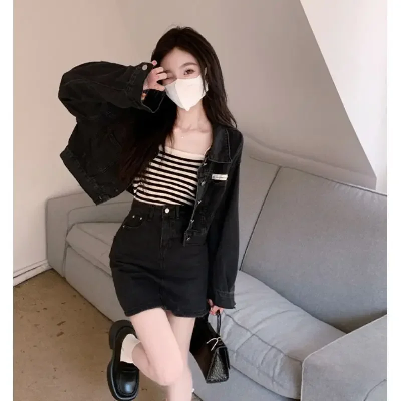 Соленый женский костюм укороченная джинсовая куртка облегающая короткая юбка