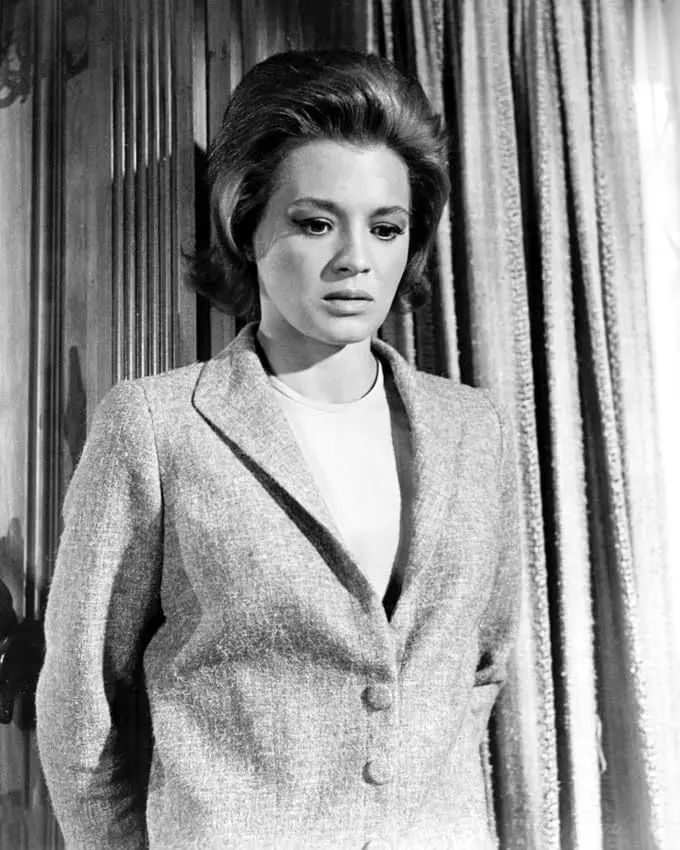 Металлическая вывеска Angie Dickinson