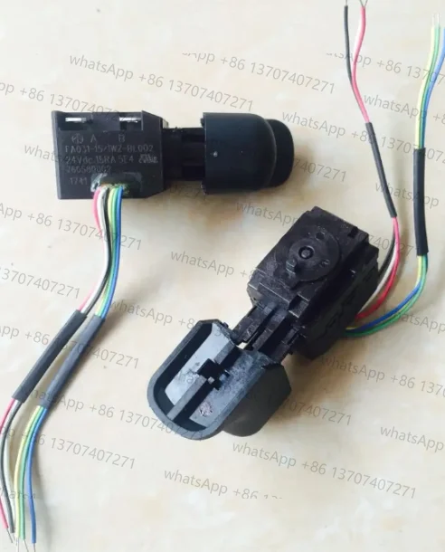 

1 шт. FA031-15/1WZ-BL002 24Vdc.15RA 760580002 Переключатель ручной дрели