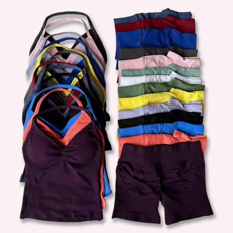 Фото Комплект для фитнеса DF Impact Gym Set из 2 предметов: топ с длинными бретелями DFNNYE и бесшовные шорты с эффектом подтяжки ягодиц для тренировок и йоги. №4