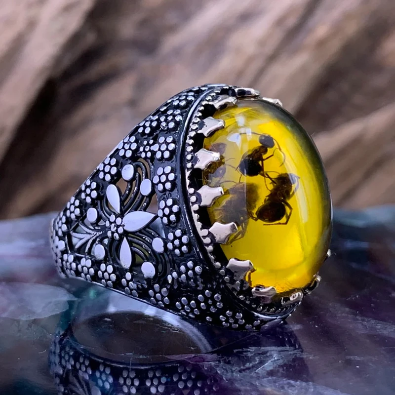 

Retro Oval Ring Men's Agate Stone Ring Men's Punk Style Hollow Pattern Inlaid Yellow Zircon Ant Ring Fashion Men and Women Ring