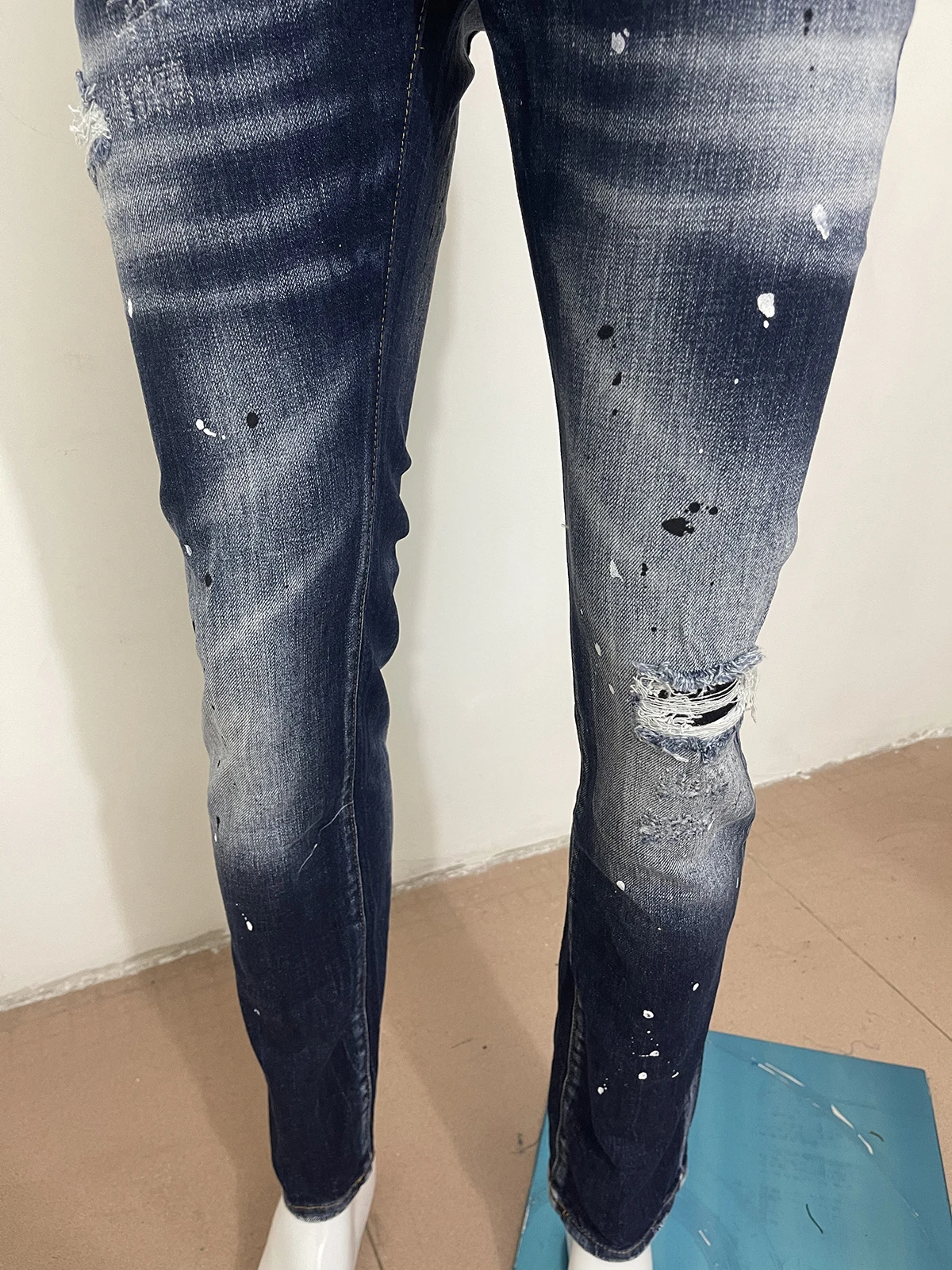 2023 spring and autumn new style D2 jeans men wash worn holes patch paint micro bullet embroidery straight blue jeans man