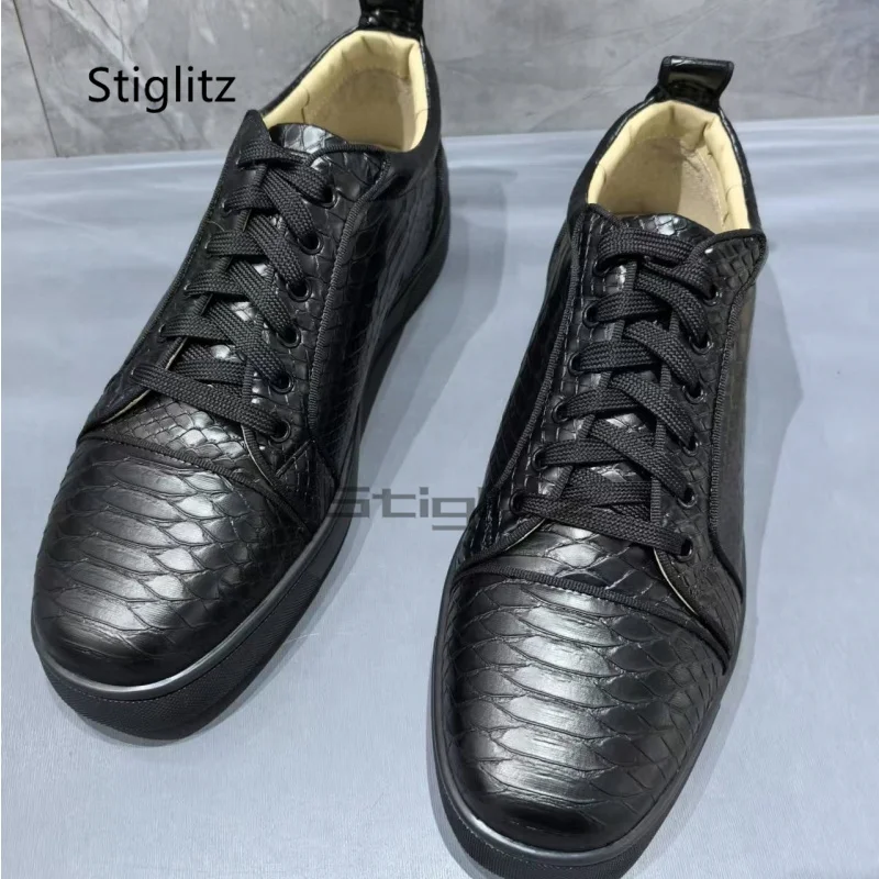 Черная кожаная повседневная обувь с крокодиловым узором для мужчин кроссовки на