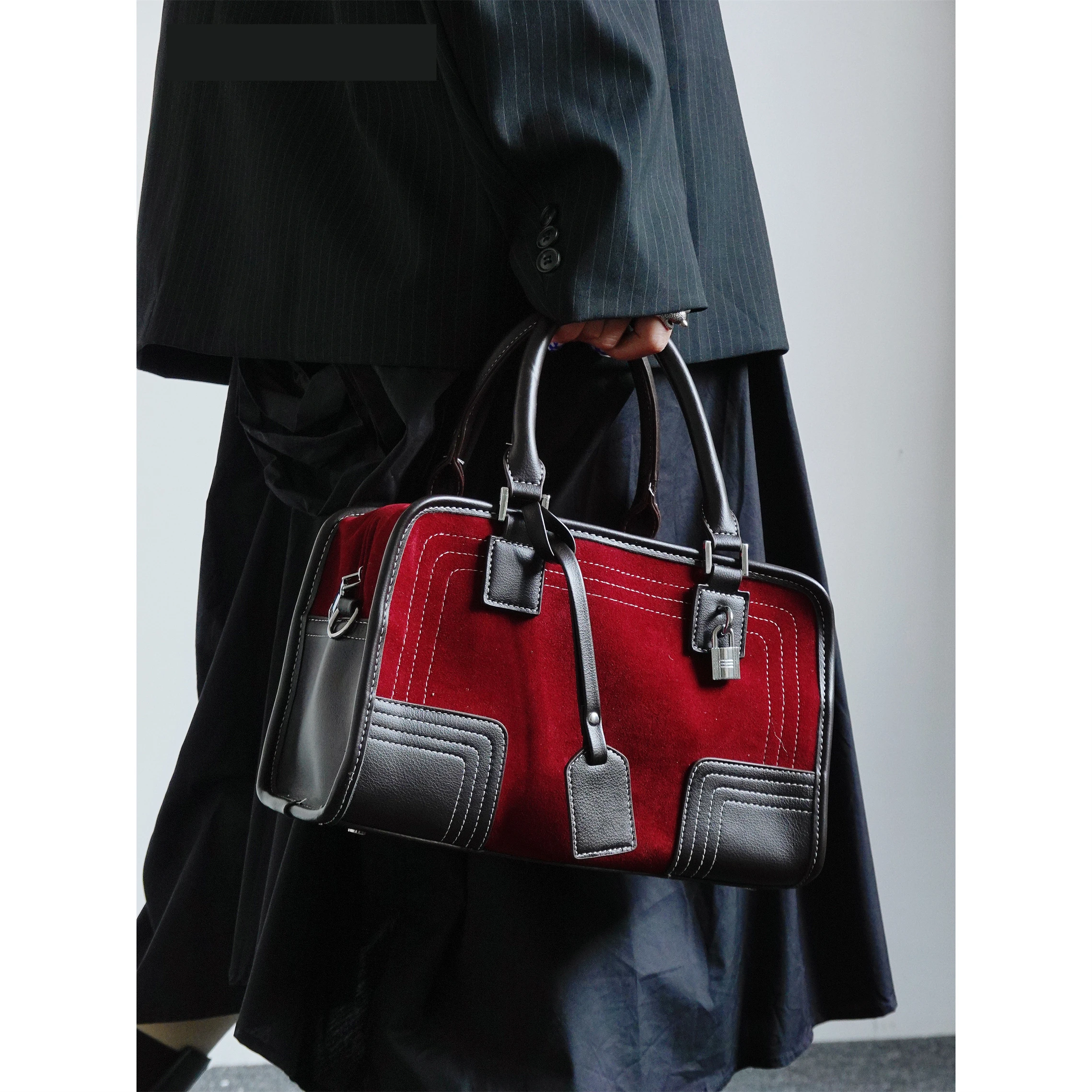 

New niche atmosphere large capacity cross body bag Vintage Luxury Design suede Boston handbag