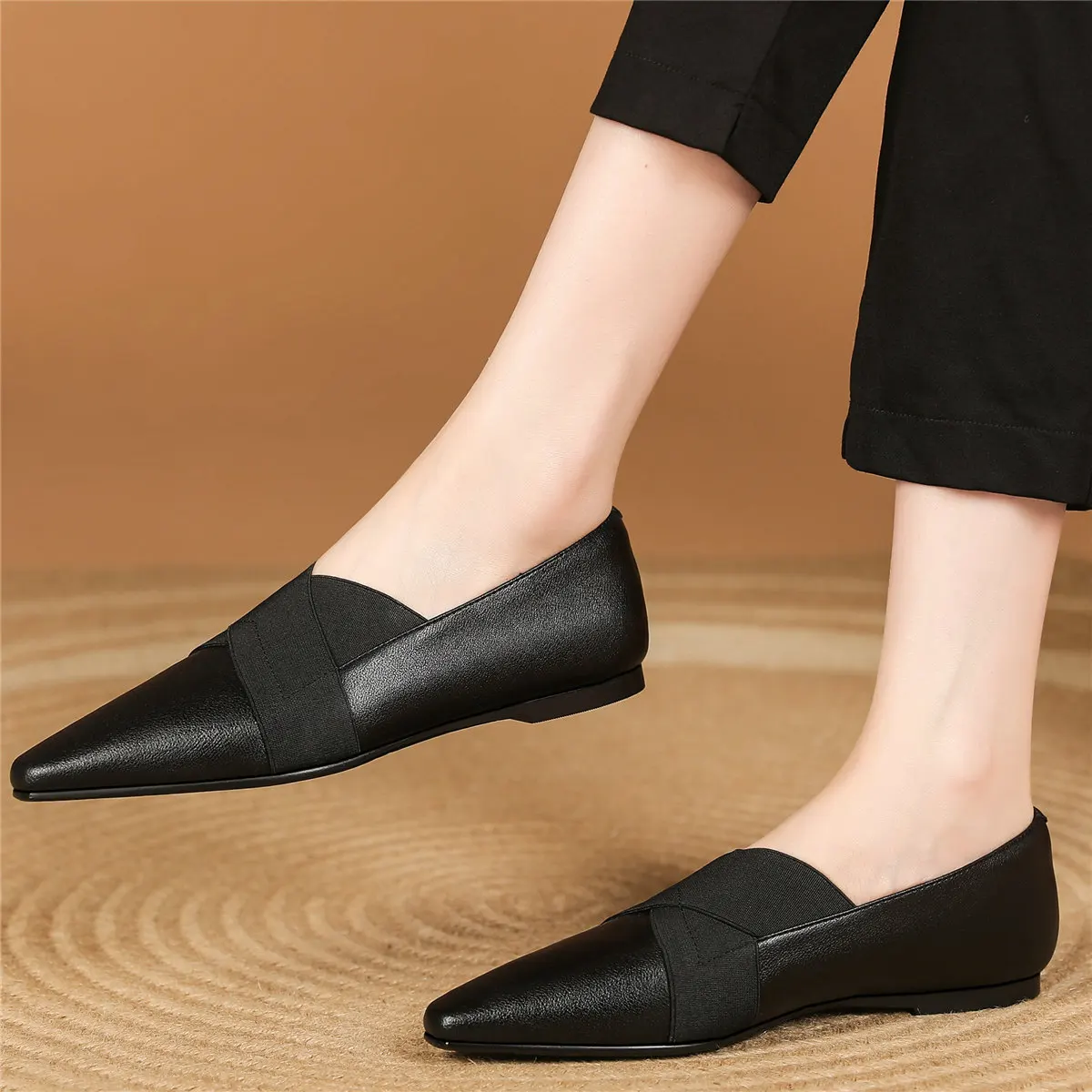Belt Buckle Loafers Oxfords Shoe Women Genuine Leather Low Heels Platform Pumps Female Pointed Toe Fashion Sneakers Casual Shoes