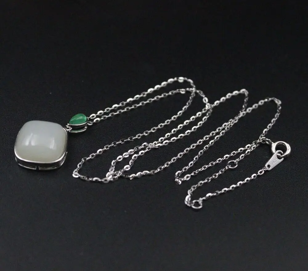 

Ожерелье из серебра 925 пробы с натуральным нефритом И ромбом