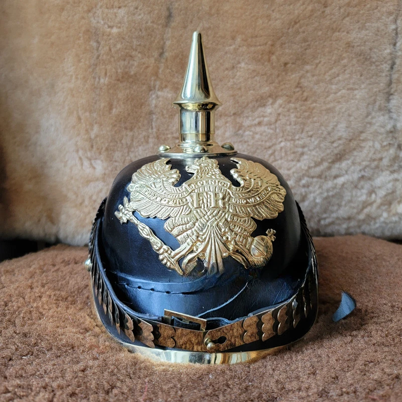 Немецкий заостренный шлем PICKELHAUBE времен Второй мировой войны прусский армейский