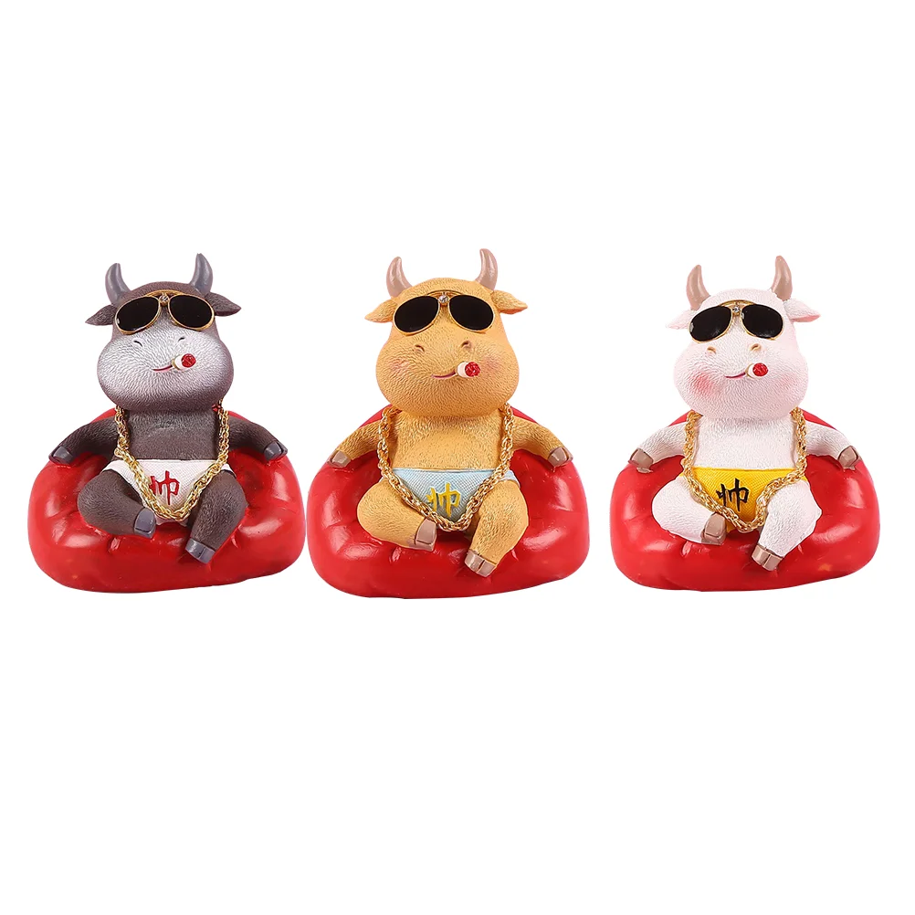 

3pcs Fashion Cool Cow Adornment Cow Ornament Resin Animal Car Interior Ornament