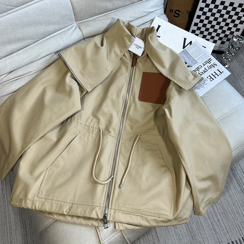 

2022 Autumn Women Windbreaker Jacket Shawl Hooded Drawstring Zipper PU Pocket Khaki Short Trench Coats Fashion Loose Outwear