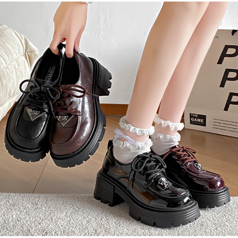 Весенне-осенняя новая женская повседневная обувь однотонная на высоком каблуке