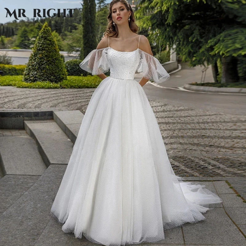 

Tulle Ball Gown Wedding Dress Flare Sleeves Bridal Gown With Dots Backless Romantic Party Lace Up Robe De Mariée